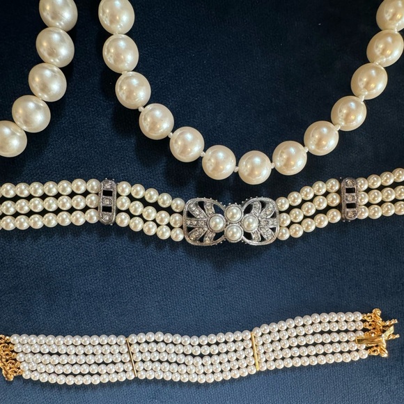 Set 3 Pearl necklaces/choker & 1 bracelet. Very Jackie Kennedy Style Timeless - Picture 2 of 10